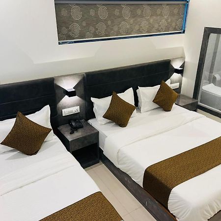 Hotel lime wood Mumbai  Buitenkant foto