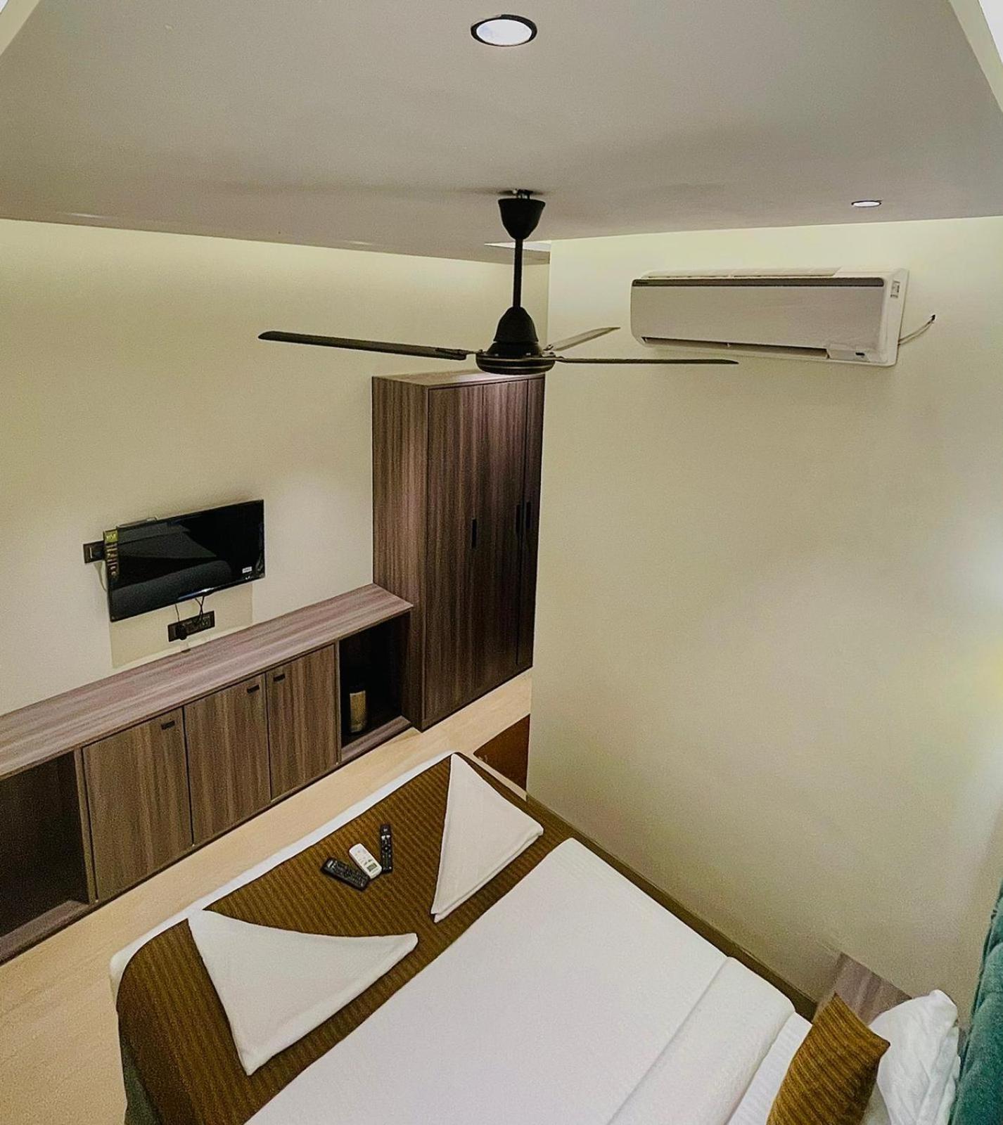Hotel lime wood Mumbai  Kamer foto